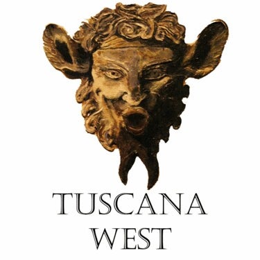 Foto tirada no(a) Tuscana West por Tim L. em 7/28/2012