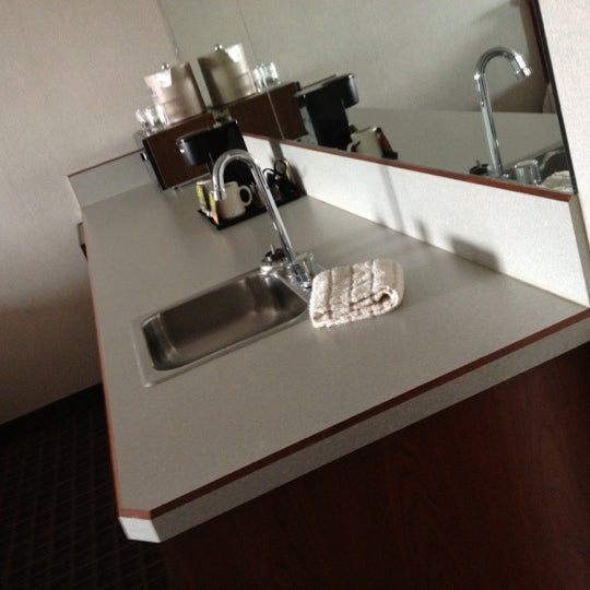รูปภาพถ่ายที่ Shilo Inn Suites Hotel โดย Lynn เมื่อ 9/11/2012