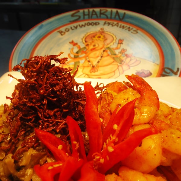 O Sharin mistura cores, sabores e aromas em uma atmosfera tranquila e requintada. A cozinha tem padrão internacional da alta gastronomia indiana. Não deixe de provar o Bolywood Prawns, é uma delícia!
