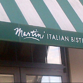รูปภาพถ่ายที่ Martini Italian Bistro โดย Tall Guy With T. เมื่อ 5/9/2012