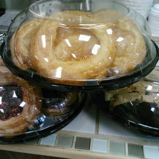Foto tomada en Kai&#39;s Kookies &amp; More Bakery  por Cosmic Cookie B. el 3/27/2012
