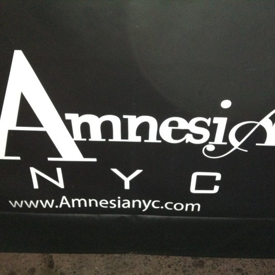 รูปภาพถ่ายที่ Amnesia NYC โดย Jerry B. เมื่อ 5/14/2012