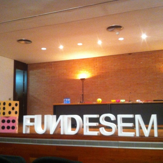 รูปภาพถ่ายที่ Fundesem Business School โดย Anette U. เมื่อ 7/10/2012