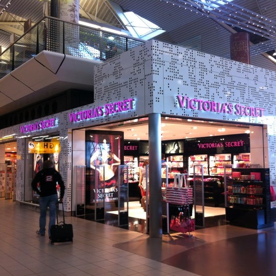 Victoria S Secret Amsterdam Central Station Claire Pronk