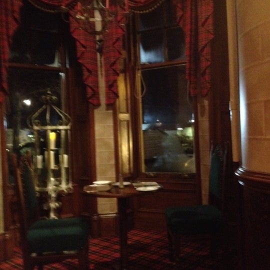 Foto scattata a Cairngorm Hotel da Laura M. il 4/4/2012
