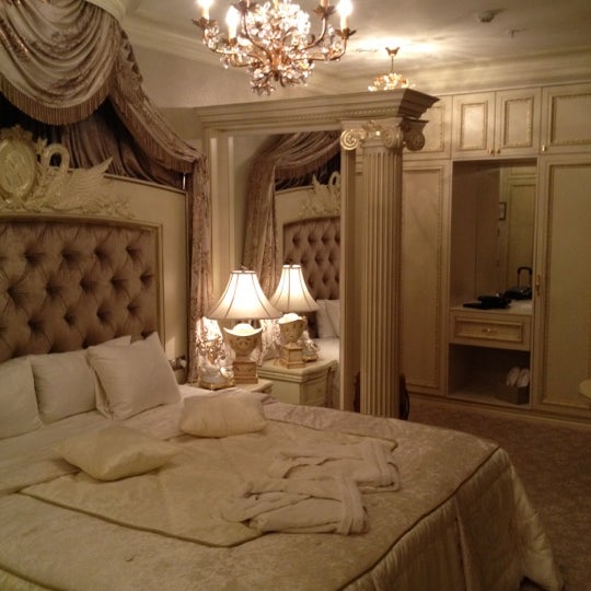 Снимок сделан в Royal Casino SPA &amp; Hotel Resort пользователем Серега М. 8/31/2012