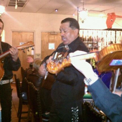 Foto scattata a El Gallo Restaurant da Candice R. il 2/12/2012