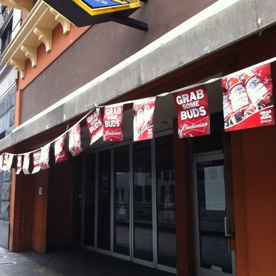 Foto tirada no(a) San Jose Bar &amp; Grill por Bob Q. em 8/31/2012
