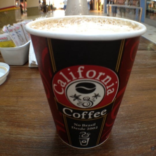Foto tirada no(a) California Coffee por Christopher M. em 4/21/2012