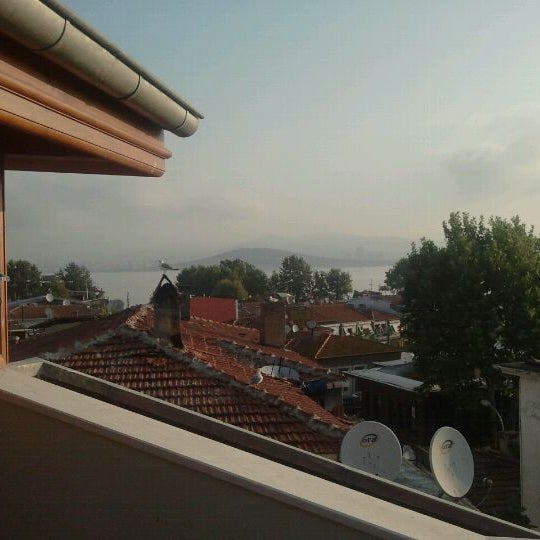 Das Foto wurde bei Eskibağ Butik Hotel von Kivanc B. am 8/6/2012 aufgenommen