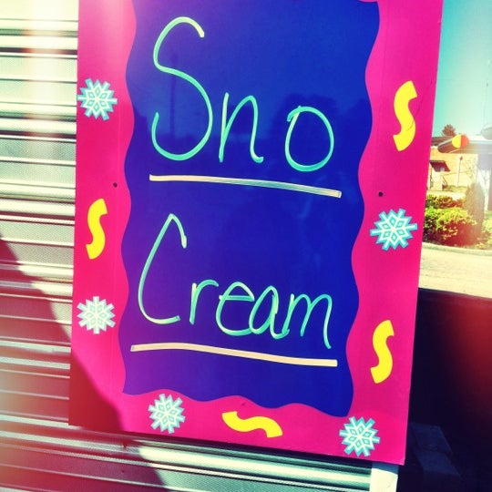 Sno Biz Ice Cream Parlor in Hamilton