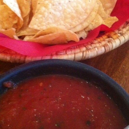 6/27/2012 tarihinde 30AEATS.comziyaretçi tarafından La Cocina Mexican Grill &amp; Bar'de çekilen fotoğraf