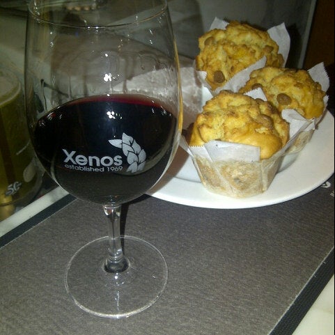 8/28/2012에 Social S.님이 Xenos Restaurant Bar Cafe에서 찍은 사진