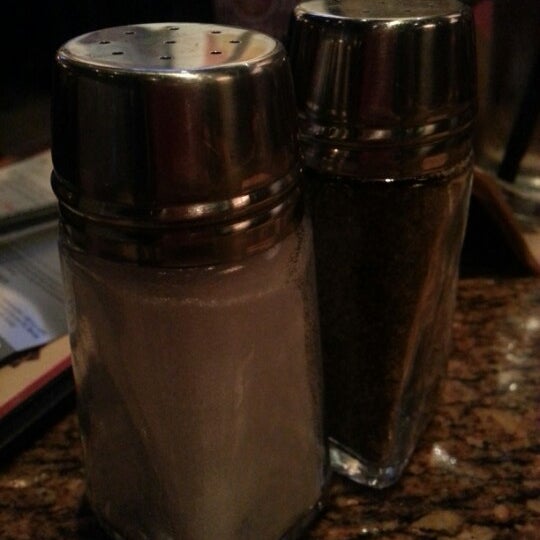 Photo taken at BJ&#39;s Restaurant &amp; Brewhouse by Taryn S. on 9/8/2012