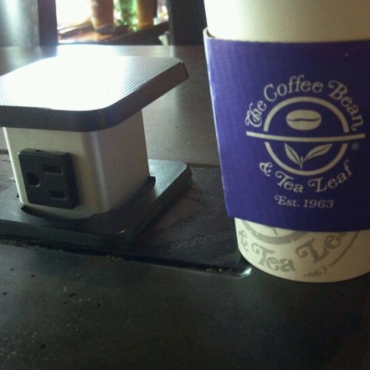 4/22/2012에 Ce M.님이 The Coffee Bean &amp; Tea Leaf에서 찍은 사진