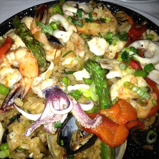 Das Foto wurde bei Galvez Restaurant von Anthony H. am 5/10/2012 aufgenommen