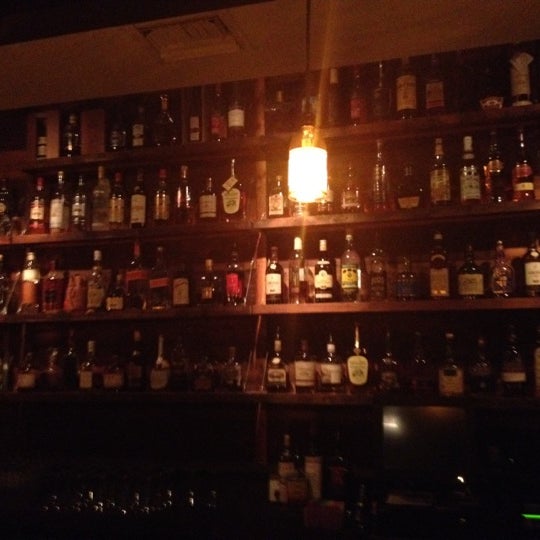 Foto scattata a Rum Bar at The Breadfruit da Duncan W. il 4/26/2012