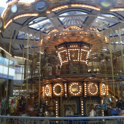 8/2/2012 tarihinde Stephen F.ziyaretçi tarafından Chesterfield Mall'de çekilen fotoğraf