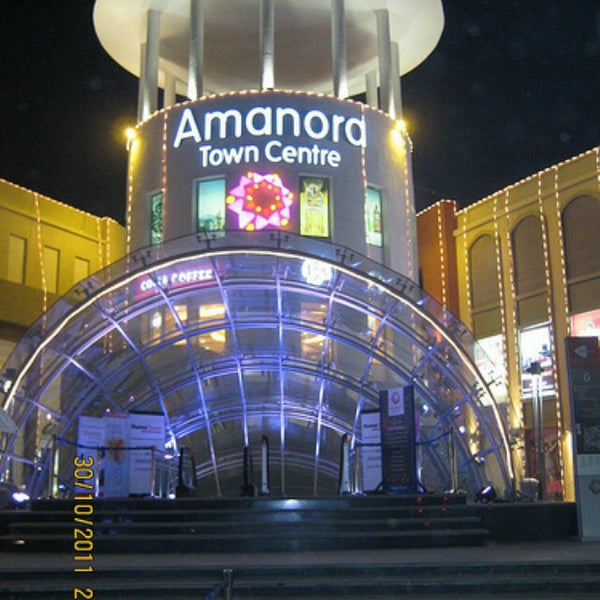 Photo taken at Amanora Town Centre by Bhavesh O. on 7/18/2012
