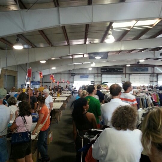 Lands' End Warehouse Clearance Event (Now Closed) Dodgeville, WI
