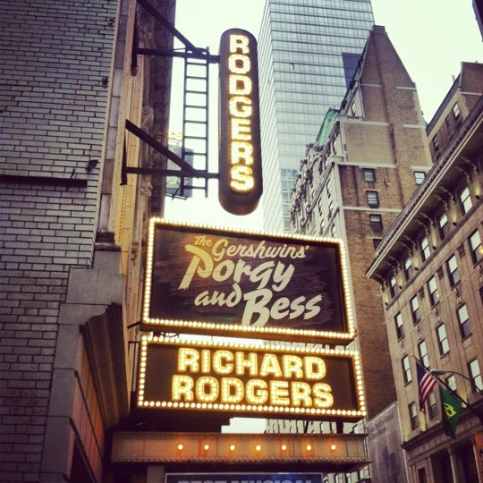 รูปภาพถ่ายที่ Porgy &amp; Bess on Broadway โดย Derek H. เมื่อ 5/9/2012