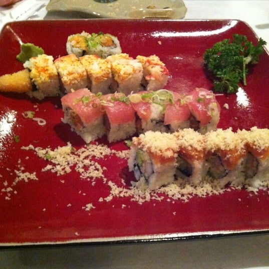 Снимок сделан в Arashi Japan Sushi &amp; Steak House пользователем Jef J. 5/8/2012