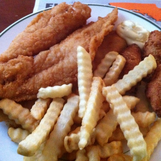 Foto scattata a Parsons Seafood Restaurant da Michael M. il 3/9/2012
