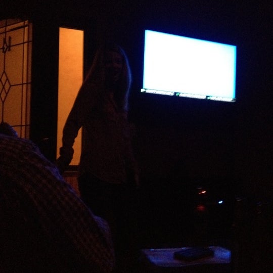 9/2/2012 tarihinde Kolene A.ziyaretçi tarafından Karaoke Melody'de çekilen fotoğraf