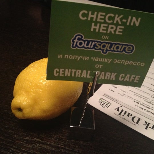 Foto tirada no(a) Central Park Cafe por Ksenia💚 M. em 5/30/2012