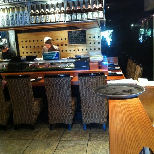 9/4/2012 tarihinde Patrick T.ziyaretçi tarafından Ocean Blue Sushi Club'de çekilen fotoğraf