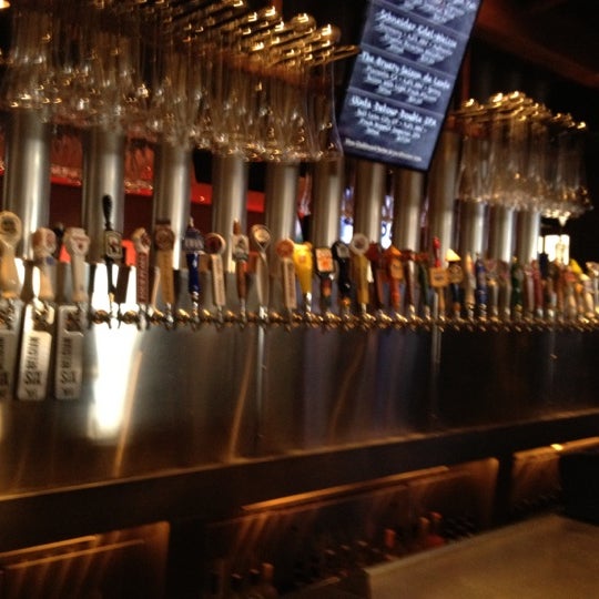 Yard House Scottsdale'de Amerikan Restoranı