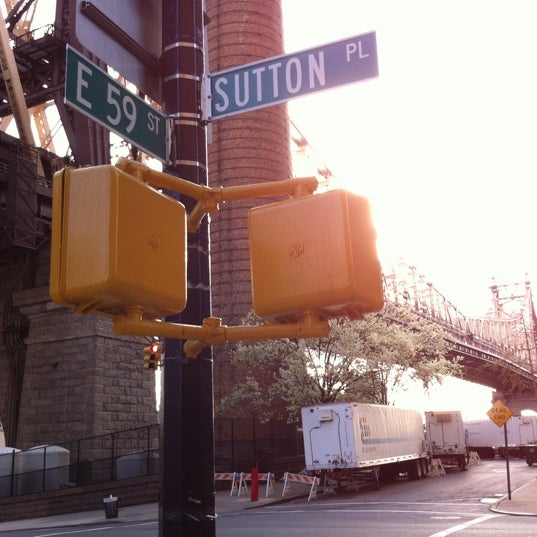 รูปภาพถ่ายที่ Midtown 1015 โดย John H. เมื่อ 3/29/2012