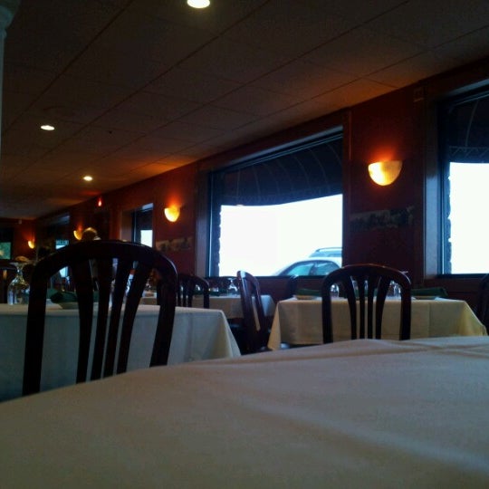8/5/2012 tarihinde Ross D.ziyaretçi tarafından Anjon&#39;s Italian Restaurant'de çekilen fotoğraf