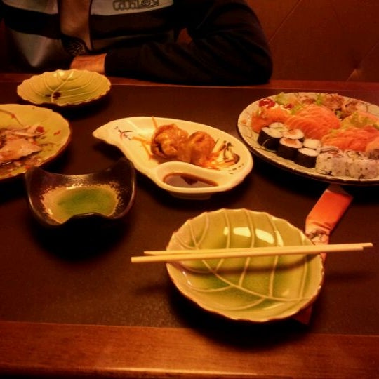 Foto diambil di Zensei Sushi oleh Bruno A. pada 5/8/2012