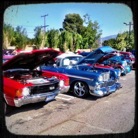 Photo taken at Route 66 Classic Grill by Mantik R. on 6/9/2012