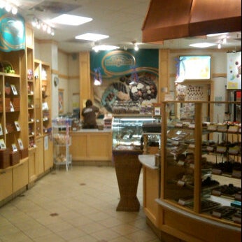 Photo prise au Rocky Mountain Chocolate Factory par Donna W. le2/24/2012