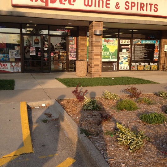 HyVee Grocery Store in Knoxville