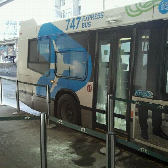 Express buses have strong advocate: Roadshow Express bus, Roadshow, Bus