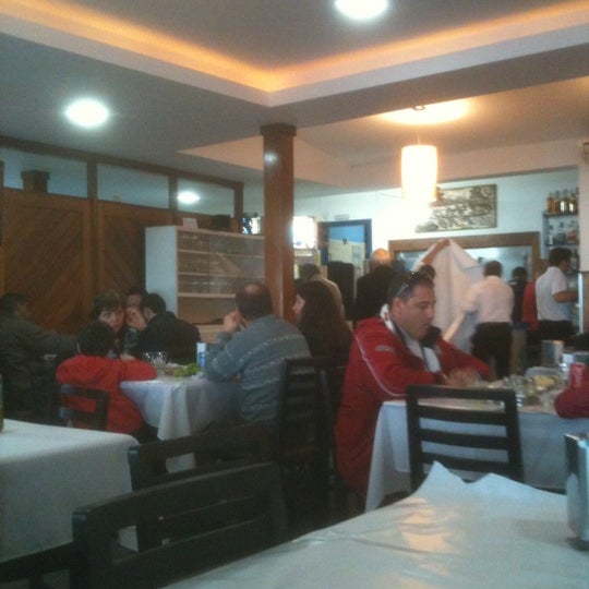 Foto tirada no(a) Restaurante Ponta De Baixo por Domingos Sávio B. em 6/10/2012
