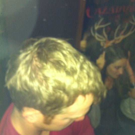 2/5/2012 tarihinde Blake .ziyaretçi tarafından Shot Bar'de çekilen fotoğraf