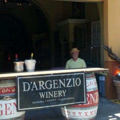 Foto scattata a D&#39;Argenzio Winery da Tobe S. il 7/21/2012