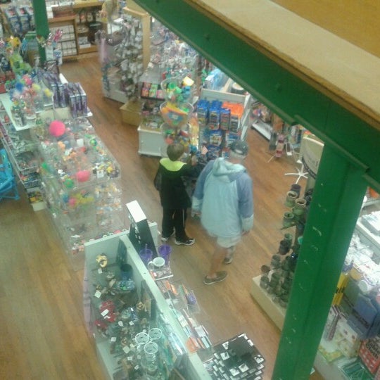 Sherman's Book Store Bookstore in Boothbay Harbor