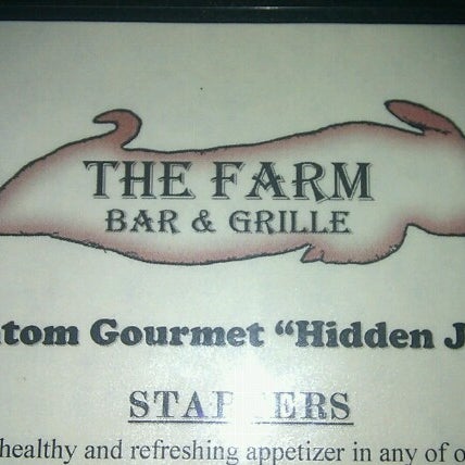 Foto tirada no(a) The Farm Bar &amp; Grille por Jack F. em 6/24/2012