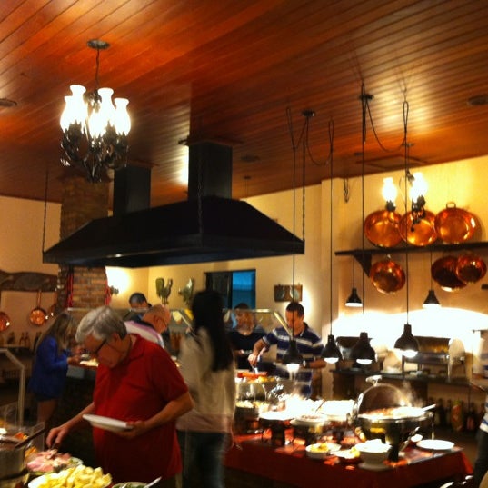 Photo taken at Restaurante À Mineira by Mariana on 8/5/2012