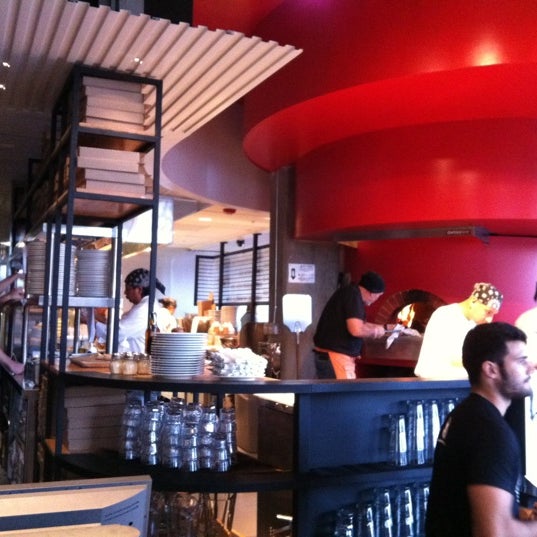 3/18/2012にMichael P.がPitfire Pizzaで撮った写真