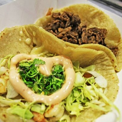 รูปภาพถ่ายที่ SOHO TACO: Food Truck โดย Soho T. เมื่อ 2/14/2012