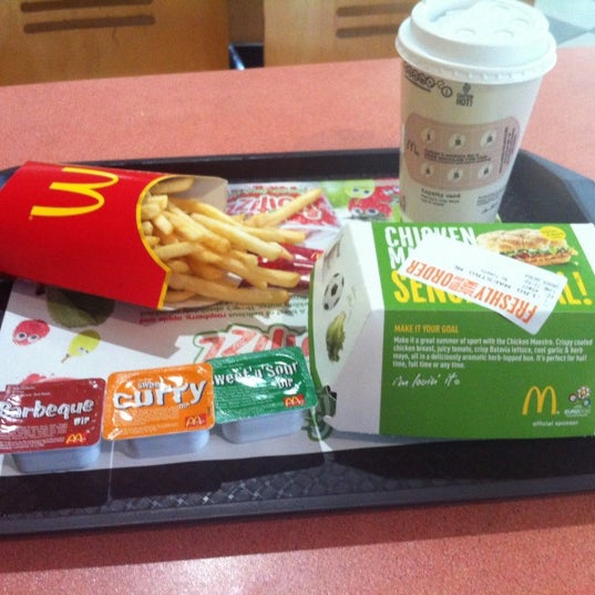 Foto diambil di McDonald&#39;s oleh Will B. pada 6/11/2012