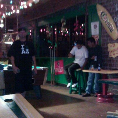 Photo taken at Dos Gringos by Angel C. on 4/22/2012