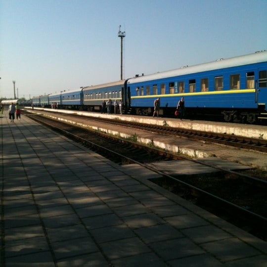 Прибытие поездов владиславовка