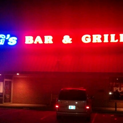 Photo taken at GG&#39;s Bar and Grill by katie F. on 8/18/2012
